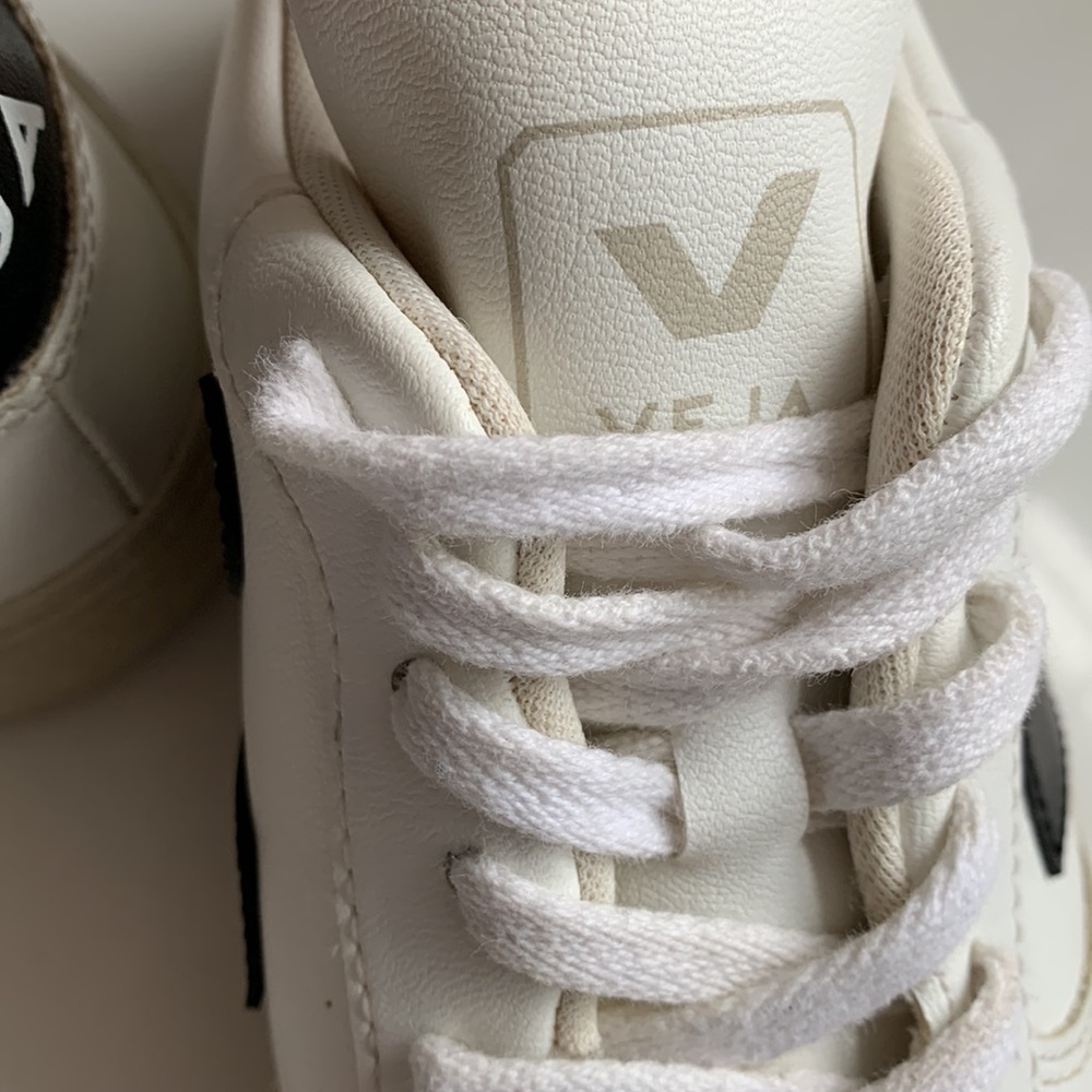 Veja V-10 White Black Womens Sneakers - Picture 6 of 16